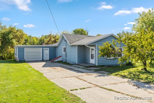 501 Fenwick Rd, Fenwick, MI, 48834-9577 | Card Image