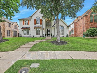 View of front of house with a front yard | Image 1