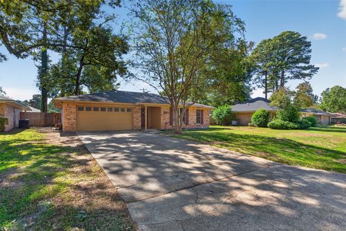 8716 Hollow Bluff Dr, Haughton, LA, 71037-9367 | Card Image