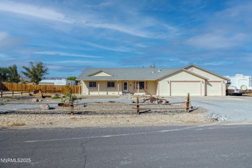 141 Country Ranch Rd, Fernley, NV, 89408-8666 | Card Image