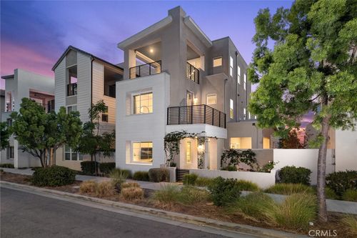 157 Crossover, Irvine, CA, 92618-3532 | Card Image