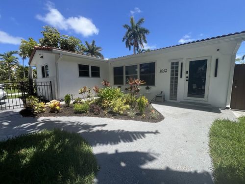 1042 Tyler St, Hollywood, FL, 33019-1304 | Card Image