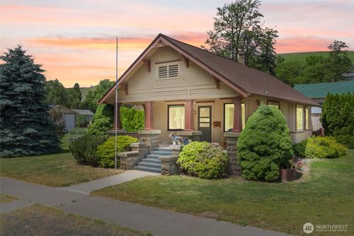 100 W Dayton Ave, Dayton, WA, 99328-1023 | Card Image