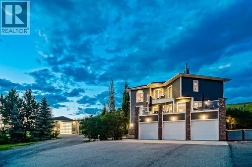 210036 96 St W, Foothills, AB, T1S0T9 | Card Image