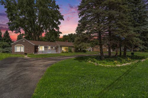27030 W 6 Mile Rd, Redford, MI, 48240-2320 | Card Image