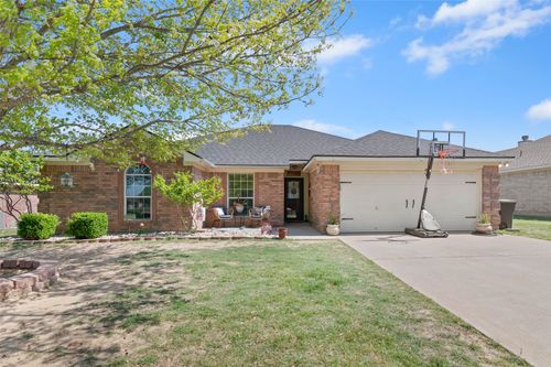 250 Wellington Trl, Weatherford, TX, 76085-3624 | Card Image