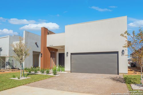 3914 Yoyis St, Laredo, TX, 78046-2350 | Card Image