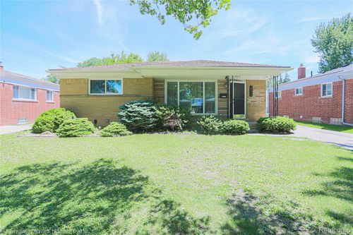 28806 Rockwood St, Saint Clair Shores, MI, 48081-3248 | Card Image