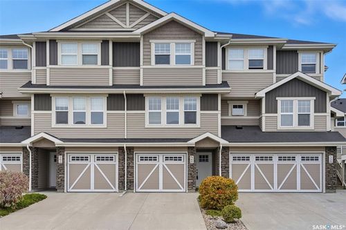 560 Pringle Cres, Saskatoon, SK, S7T0W9 | Card Image