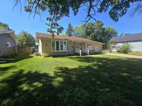 614 W 1st Street, Shawano, WI, 54166 | Card Image