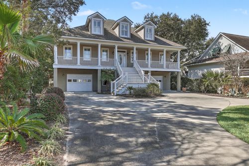 7 Seahorse Ct, Isle of Palms, SC, 29451-2454 | Card Image