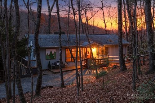 510 Laurel Cir W, Deep Gap, NC, 28618-9676 | Card Image