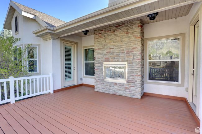 View of wooden terrace | Image 47