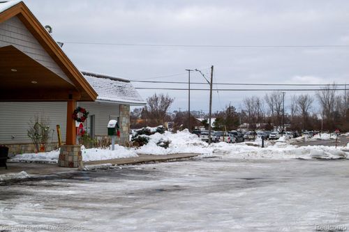 c-1495 Dauner Rd, Fenton, MI, 48430-1561 | Card Image