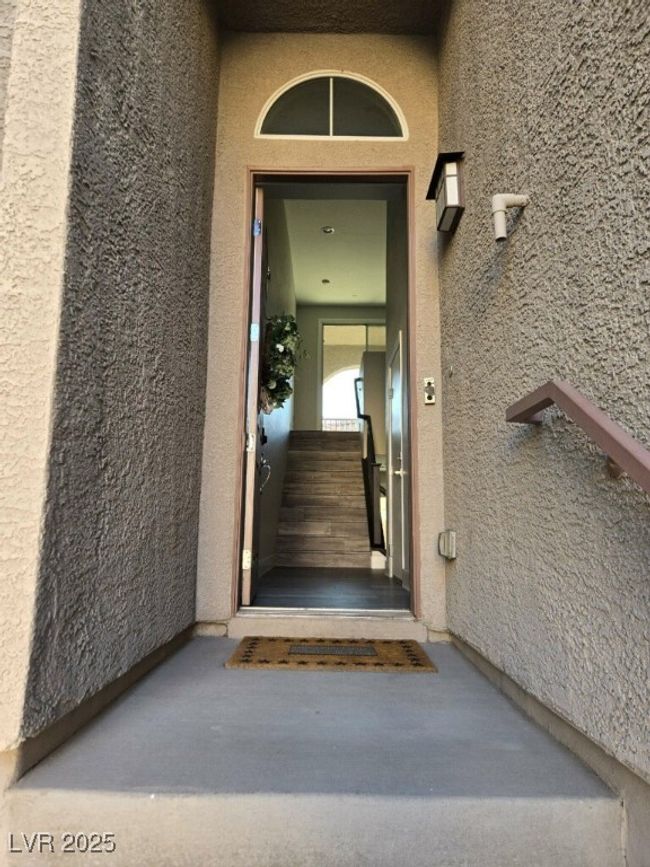 10091 Sand Key St, Townhouse with 3 bedrooms, 4 bathrooms and null parking in Las Vegas NV | Image 4