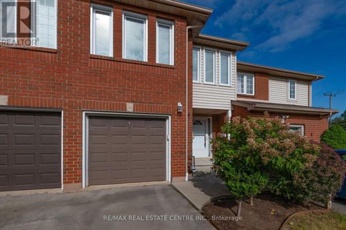2 Walker Crt, Grimsby, ON, L3M5J5 | Card Image