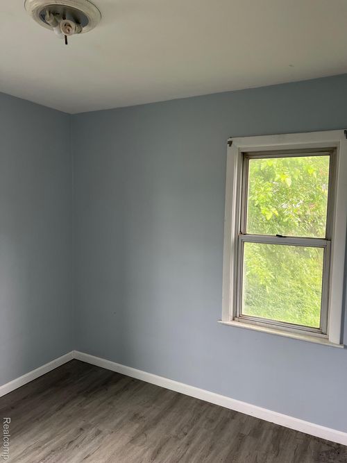 413 E Hemphill Road, Flint, MI, 48507 | Card Image