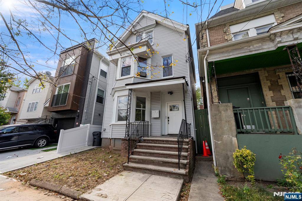 Residential Income in Newark