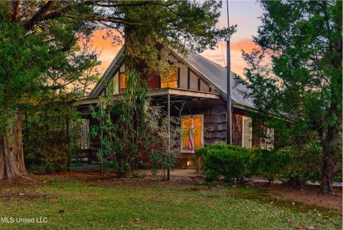 386 Old Highway 26 E, Perkinston, MS, 39573-3439 | Card Image