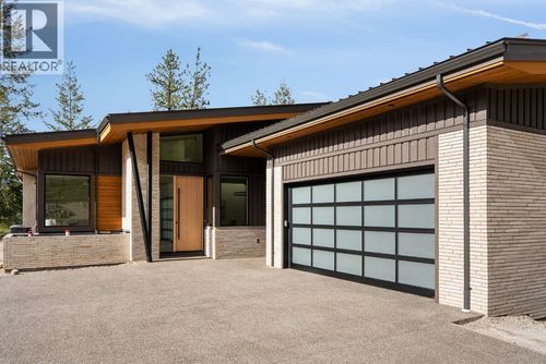 818 Predator Ridge Dr, Vernon, BC, V1H0B1 | Card Image