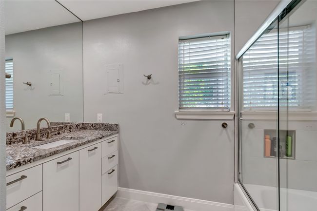 Ensuite | Image 26