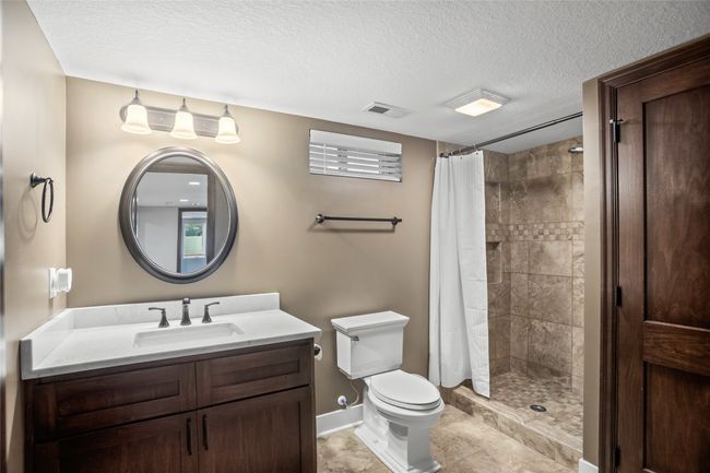 1034 66 Th St, Home with 4 bedrooms, 3 bathrooms and null parking in Windsor Heights IA | Image 27