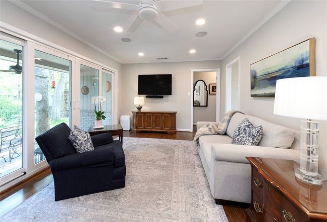 6694 Yosemite Ln, House other with 2 bedrooms, 2 bathrooms and null parking in Dallas TX | Image 4