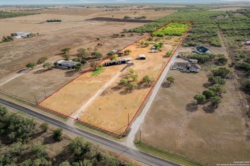 1130 County Road 101, Floresville, TX, 78114 | Card Image
