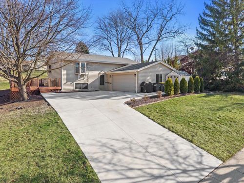 1961 Rambling Rose Road, Waukesha, WI, 53186 | Card Image