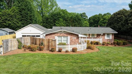 2037 Helen Dr, Gastonia, NC, 28054-1904 | Card Image
