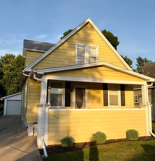 1210 S Oak St, Bloomington, IL, 61701-6544 | Card Image