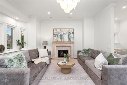 497 Broadway Ave, East York, ON, M4G2R7 | Card Image