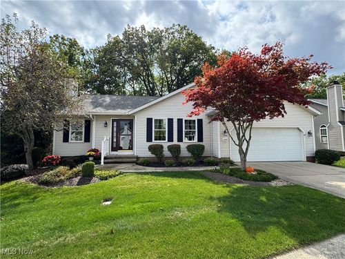 109 Chimney Rdg, Chardon, OH, 44024-4003 | Card Image