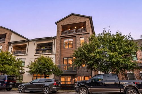 3900 Emory Peak Pass, Austin, TX, 78731-4403 | Card Image