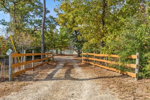 180 Kelley Rd, Bastrop, TX, 78602-9761 | Card Image