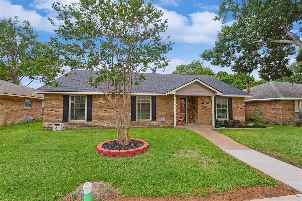 Columbine Dr, Garland, TX 75043