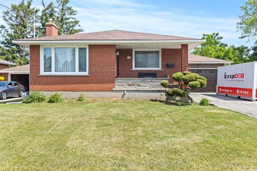 561 Clarence St, Port Colborne, ON, L3K3H6 | Card Image