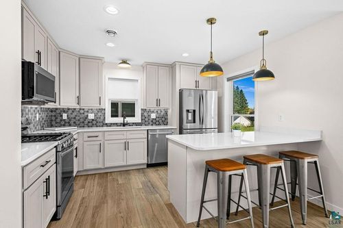2104 Cottage Hill Circle, Duluth, MN, 55811 | Card Image