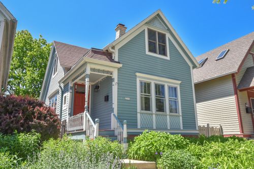 2553 N Dousman St, Milwaukee, WI, 53212-3016 | Card Image