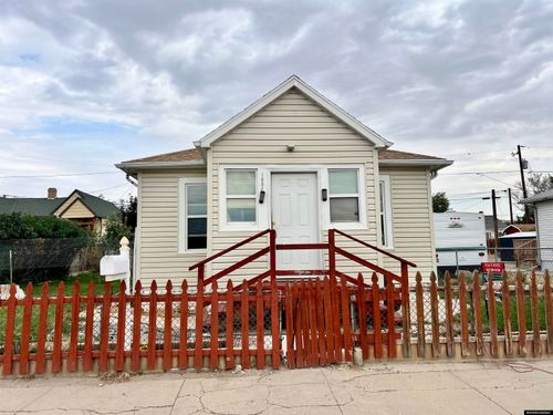 1005 Clark St, Rock Springs, WY, 82901-5401 | Card Image