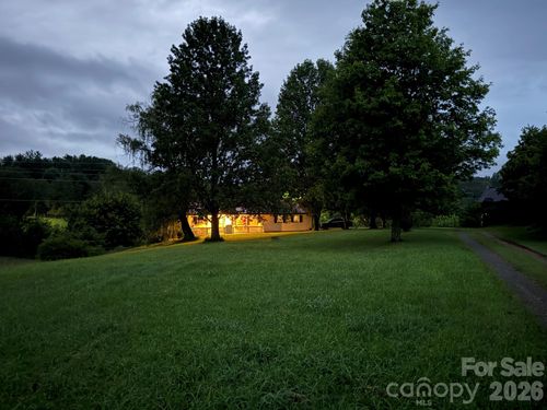 16 Rocking Chair Ln, Leicester, NC, 28748-6615 | Card Image