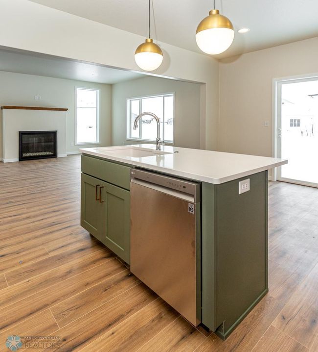 Kitchen Island | Image 8