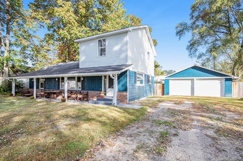 321 Gaway St, Vassar, MI, 48768-9670 | Card Image