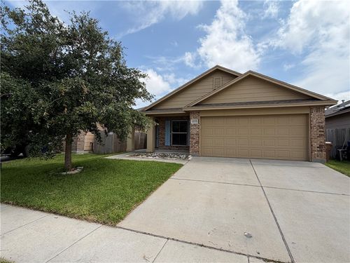 8033 Cormorant Dr, Corpus Christi, TX, 78414-4422 | Card Image