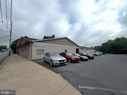 217 S Main St, MANHEIM, PA, 17545-2201 | Card Image