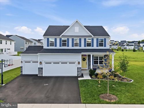 8150 Parker Pl, Fogelsville, PA, 18051-7703 | Card Image
