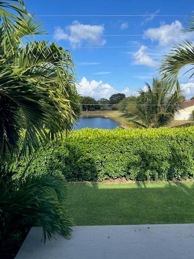 9826 Kamena Cir, Condo with 3 bedrooms, 3 bathrooms and null parking in Boynton Beach FL | Image 22