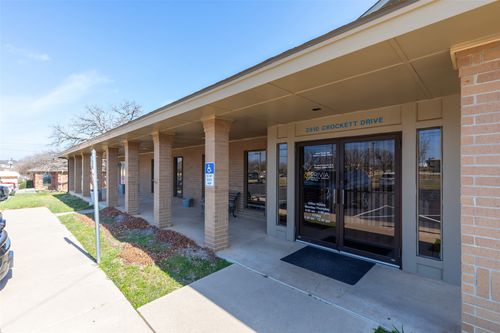 2-2510 Crockett Dr, Brownwood, TX, 76801-5928 | Card Image