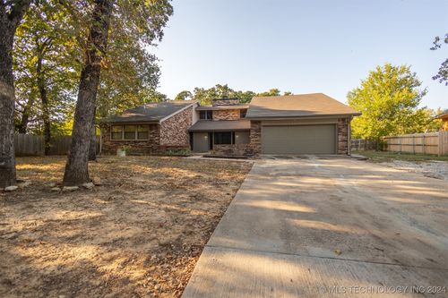 1215 Oakridge, Ardmore, OK, 73401 | Card Image