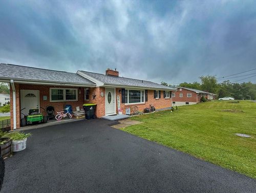 1217 Allison Ln, Pulaski, VA, 24301-3501 | Card Image